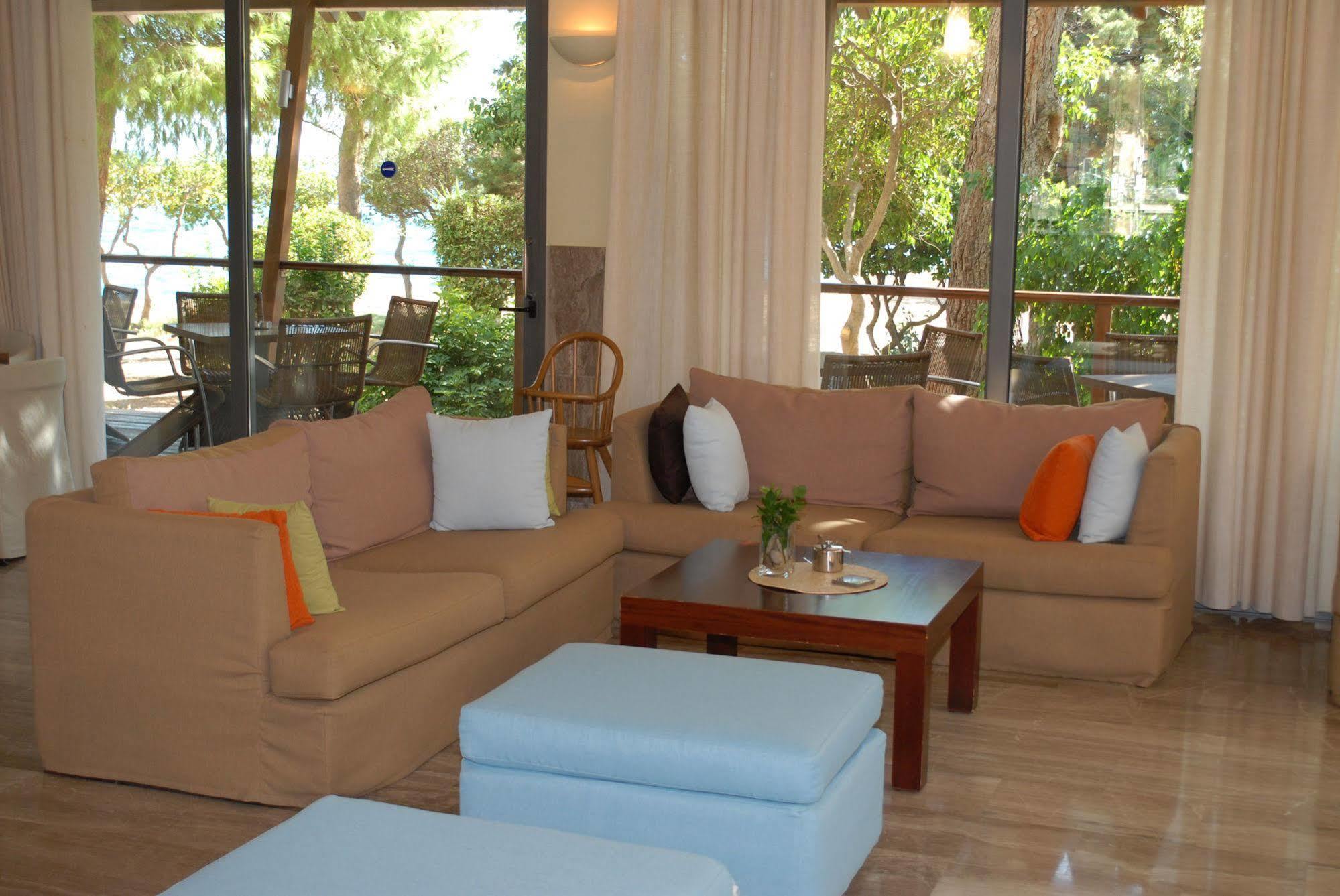 Karystion Hotel 2*